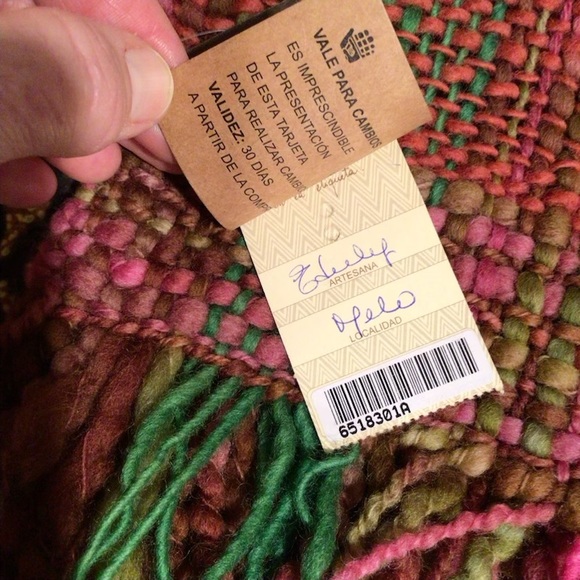 Manos del Uruguay wool scarf - Picture 7 of 11